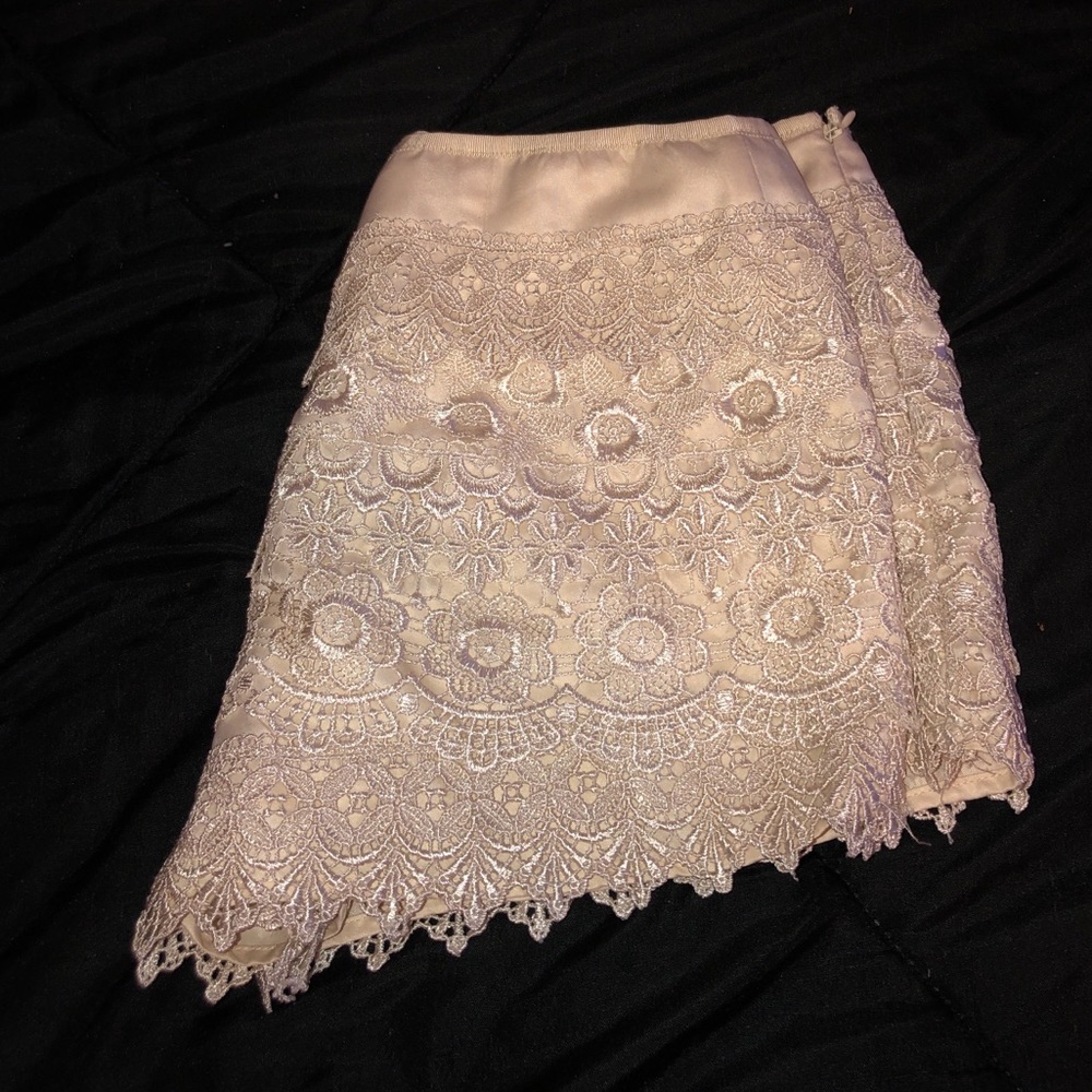 Off White Lace Shorts Side Zip Size Medium